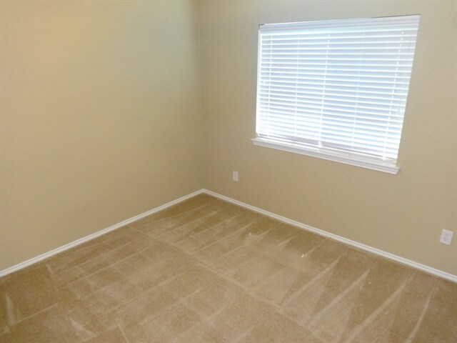 Building Photo - 741 Fairview Ave