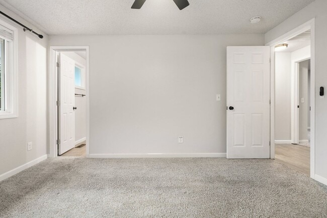Building Photo - Rambler in Port Orchard with Fenced Yard