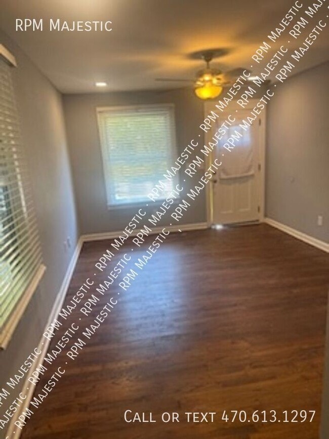 Building Photo - 2858 Marco Dr NW