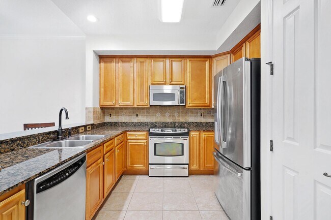 Building Photo - 160 Pantano Cay Blvd