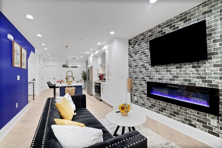 Building Photo - 1417 Montello Ave NE