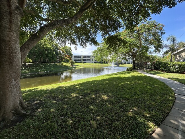 Building Photo - 1725 Palm Cove Blvd