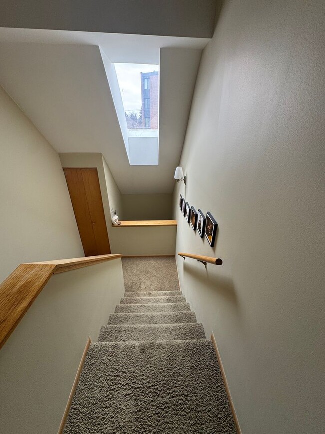 Building Photo - AVAILABLE June 1st! Spacious and Updated 2 Bedroom, 1.5 Bathroom Townhome