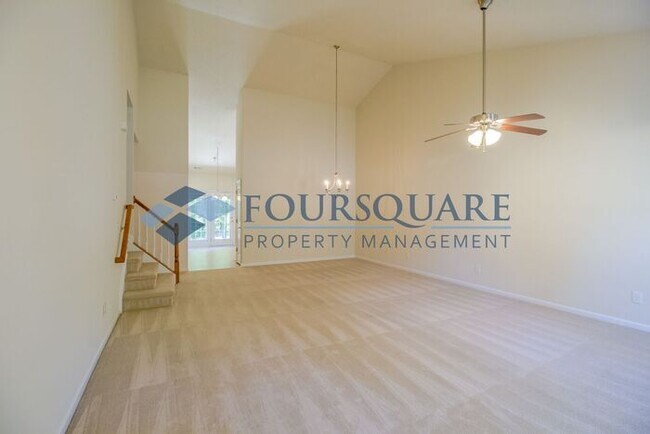 Building Photo - End Unit Townhome | First Floor Master Bed...