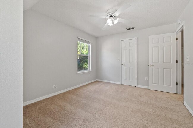 Building Photo - 2413 Musselwhite Ave