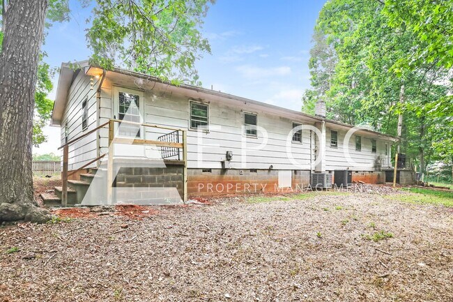 Building Photo - 2785 NC-14