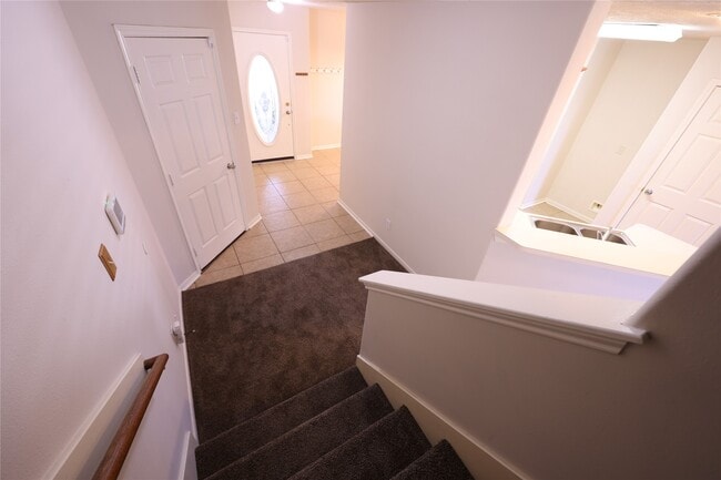 Building Photo - 1007 Harrisburg Ct