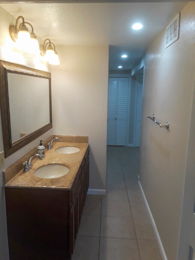 Master Bathroom - 2043 Altamont Rd