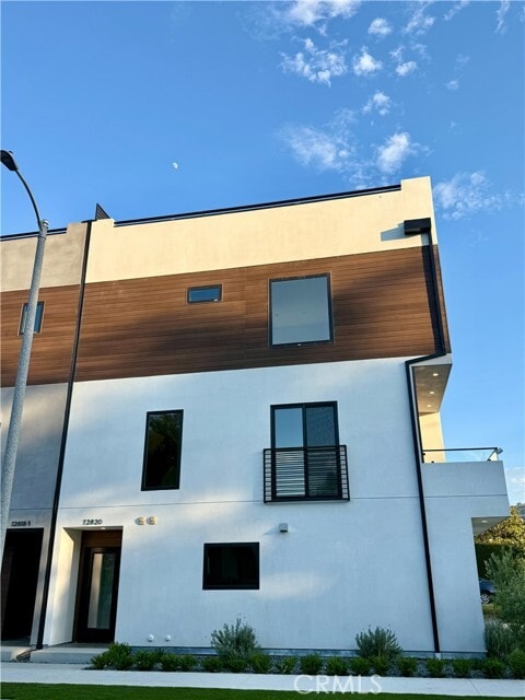 Building Photo - 12820 Bloomfield St