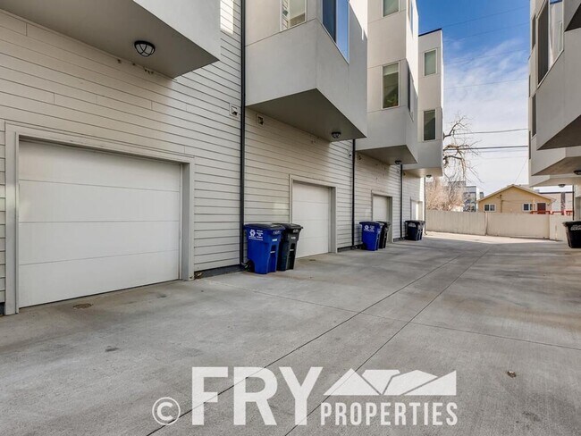 Building Photo - New Condo in South Sloan's Lake