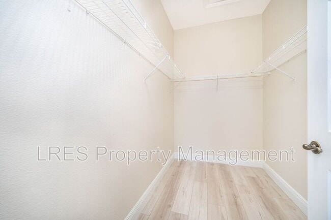 Building Photo - 1594 Common Way Rd