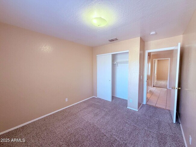 Building Photo - 2293 E Longhorn Pl