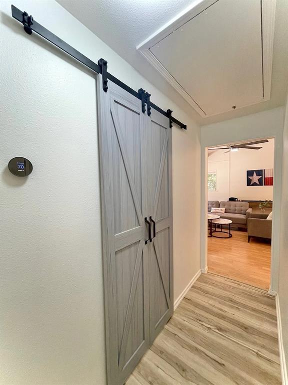 Building Photo - 1582 Valley Dr