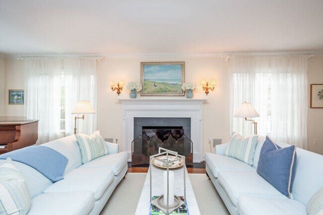 Building Photo - 246 Tuckahoe Ln