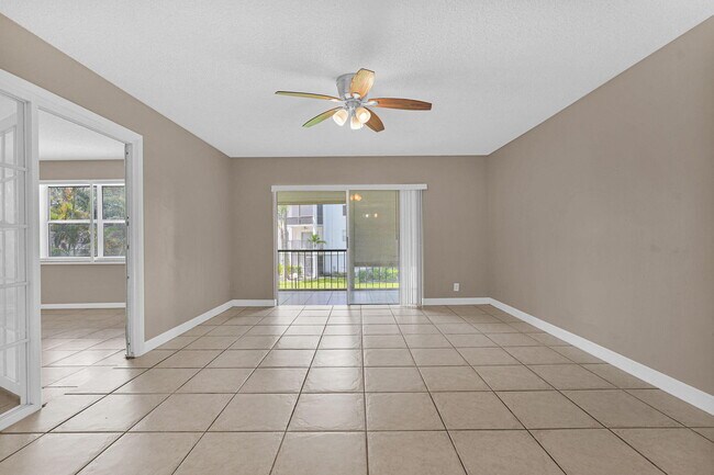 Building Photo - 3360 Spanish Moss Terrace