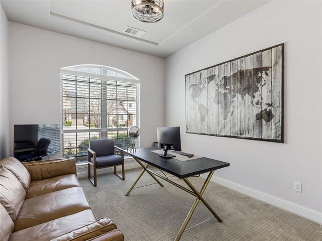 Building Photo - 708 Sandbox Dr