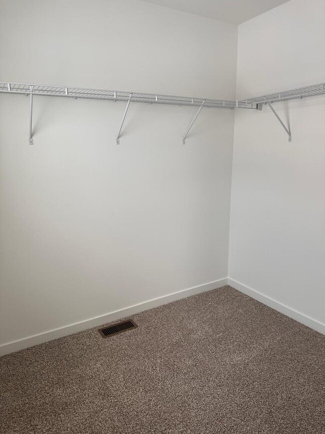 Building Photo - 2270 Barbera Dr