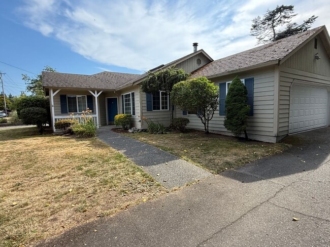 Building Photo - Charming No-Stairs Rambler – Move-In Ready...