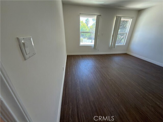Building Photo - 465 N Marengo Ave