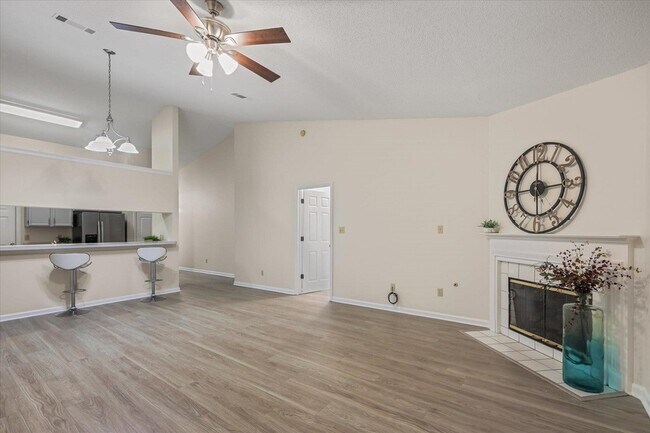 Building Photo - 3588 Wexford Ct