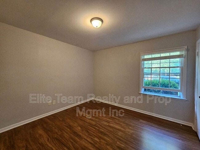 Building Photo - 4604 Coronado Dr