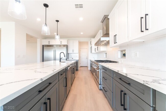 Building Photo - 10470 Dove Meadow Way