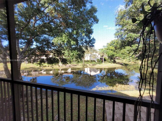 Building Photo - 4543 Carambola Cir S