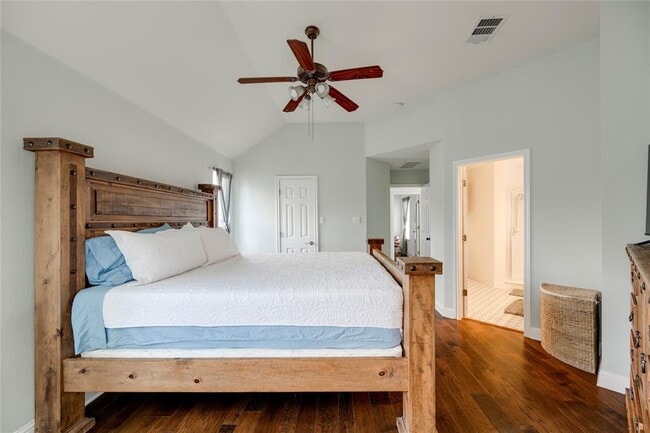 Building Photo - 1802 Village Oak Ct