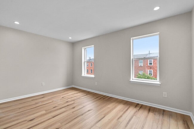 Building Photo - 2202 E Fayette St