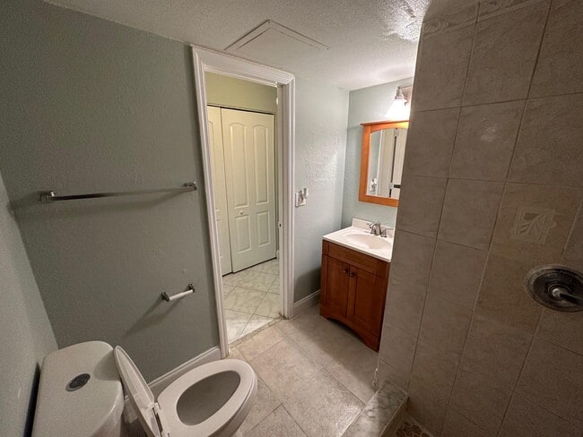 Building Photo - 6031 10th Ave N