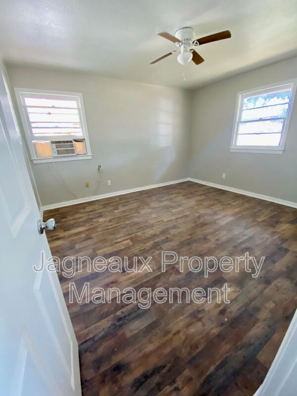 Building Photo - 3566 Monroe St