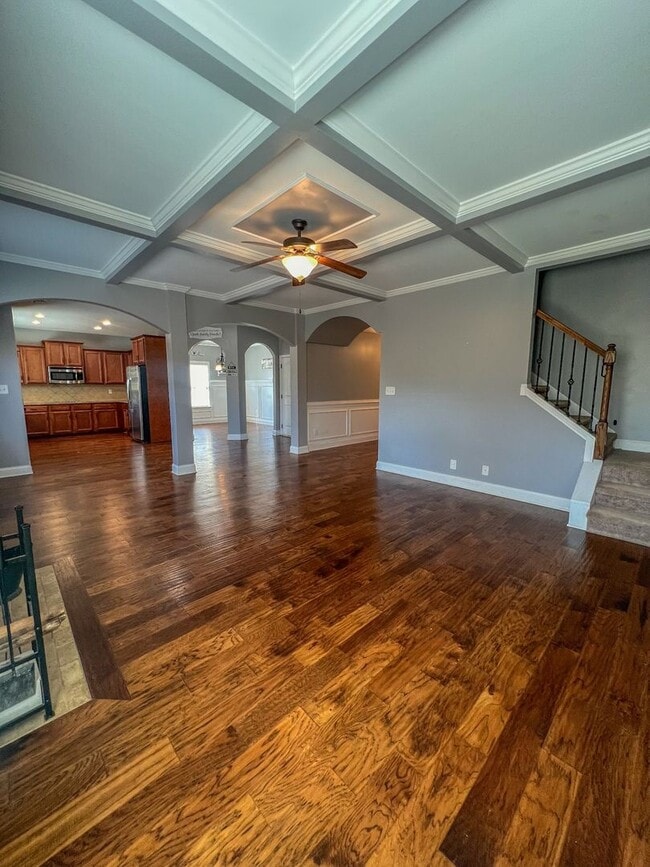 Building Photo - Short Term Leases Options! Gorgeous 5 Bedr...