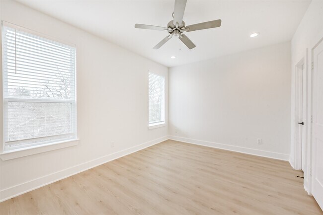 Building Photo - 3032 Gray St