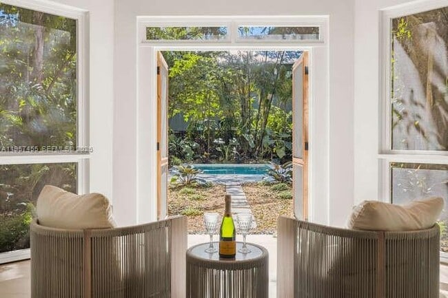 Building Photo - 2330 Overbrook St