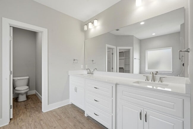 Building Photo - 6609 Desert Willow Tr