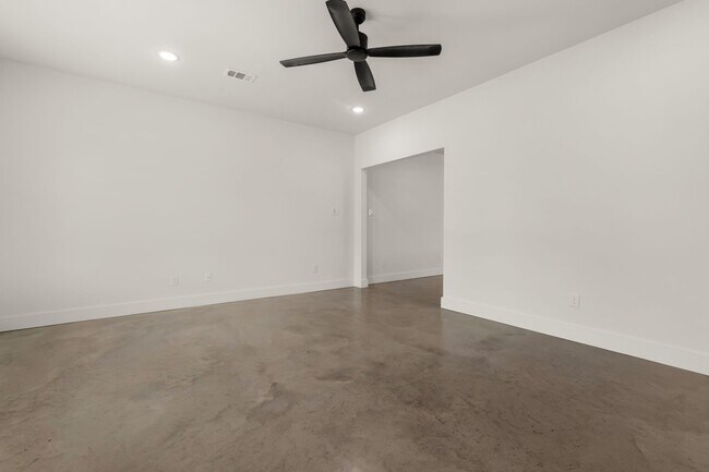 Building Photo - 3006 Alpha Wolf Ct