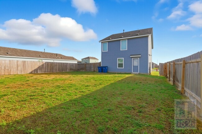 Building Photo - 2213 Cyclone Dr