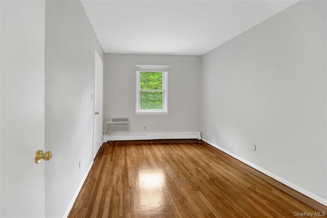 Building Photo - 21 E Cedar St