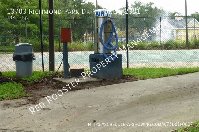 Building Photo - 13703 Richmond Park Dr N