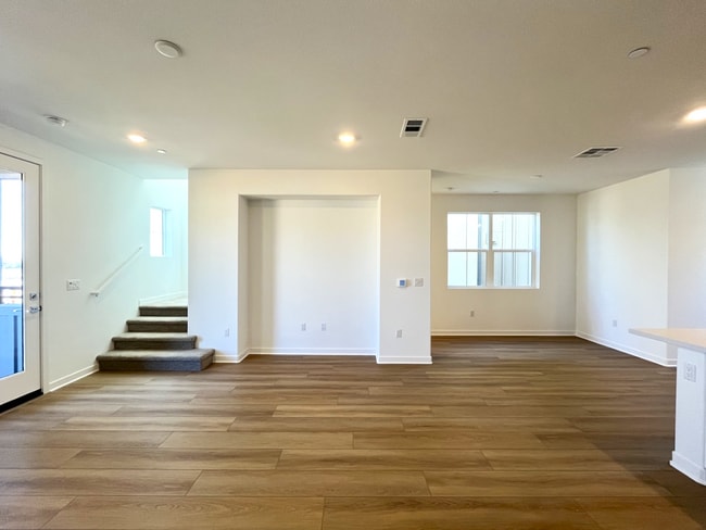 Building Photo - 3 bed, 2.5 bath in Ontario, CA!