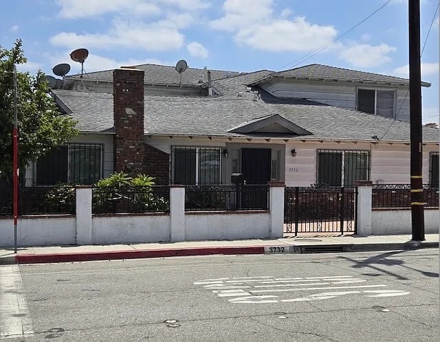Building Photo - 3732 Live Oak St