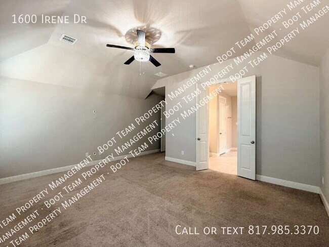 Building Photo - 1600 Irene Dr