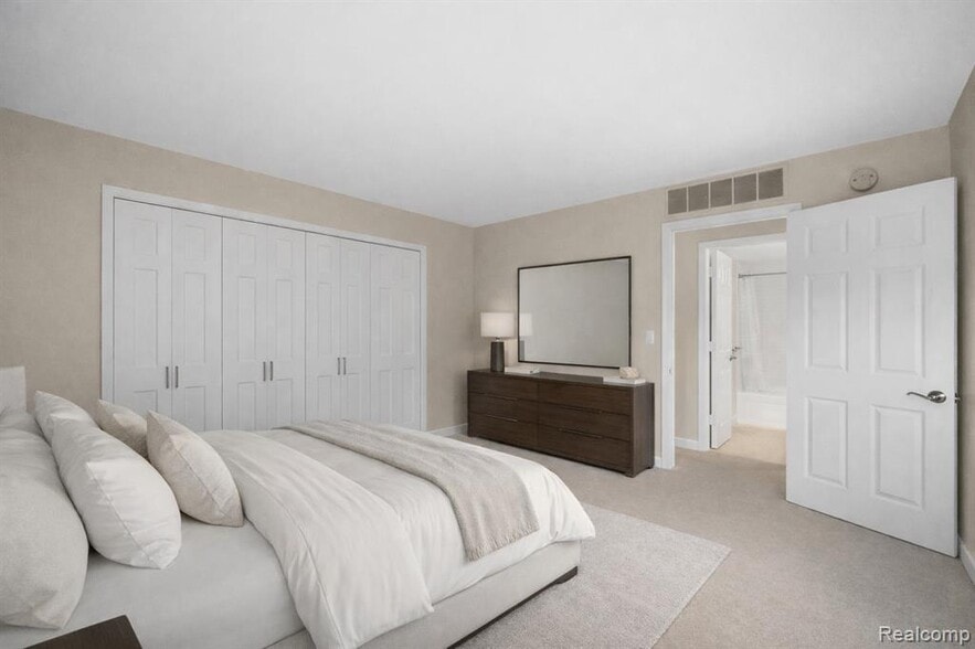 Building Photo - 411 S Old Woodward Ave