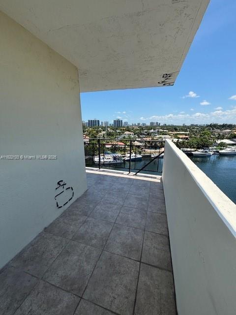 Building Photo - 401 Golden Isles Dr