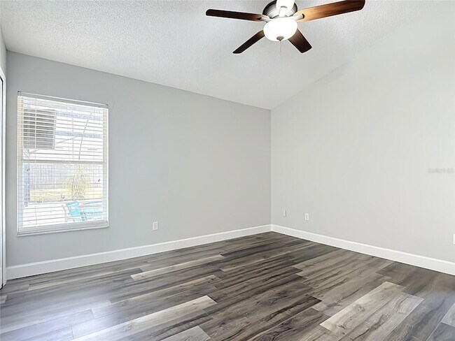 Building Photo - 227 Robbins Rest Cir