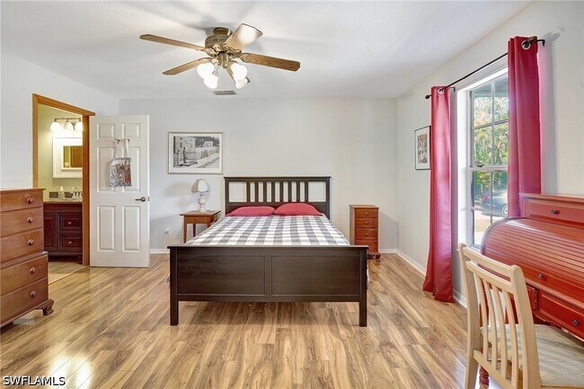 Building Photo - 3520 2nd Ave NE