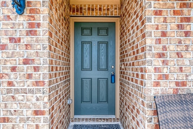 Building Photo - 23322 Dovetail Colony Ct