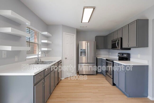 Building Photo - 906 Low Brim Cove