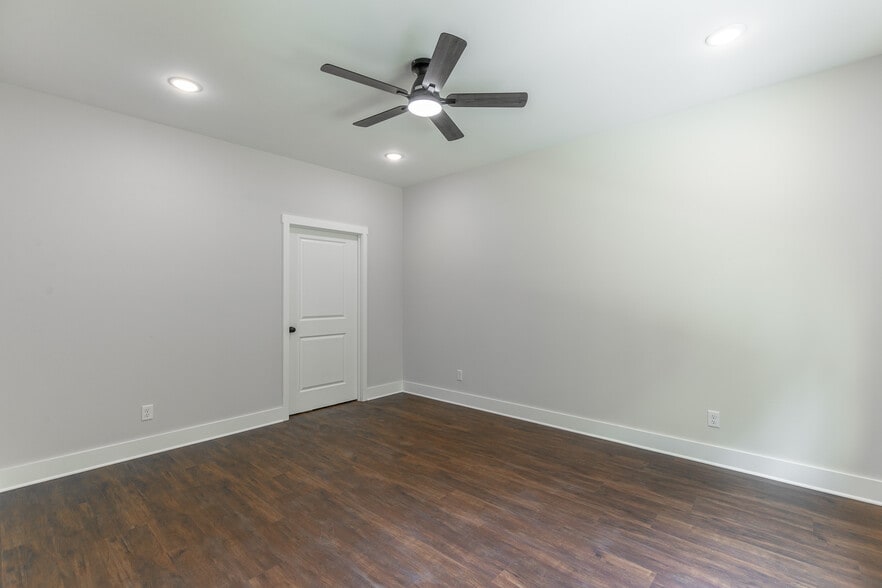 Building Photo - 4654 Heiskell Dr
