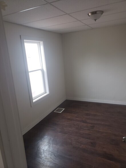 Building Photo - 110 S Chicago Ave